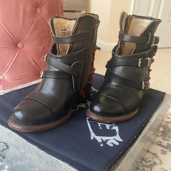 Freebird, Style Crue, Size 5, Black and Brown, Handmade Leather Boots - Picture 4 of 7